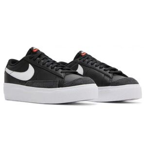 Nike Black and White Women's Sneakers